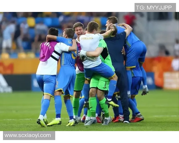 克罗斯：从足球天才到战术大师的华丽蜕变与传奇之路