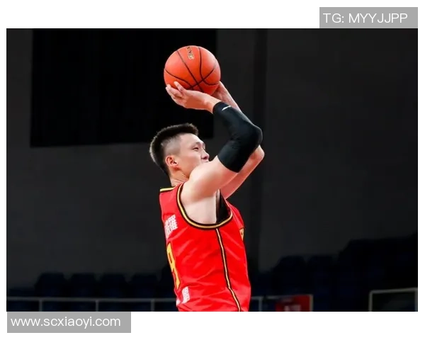 周鹏的篮球之路:从青涩少年到国家队核心的奋斗历程与荣耀时刻 周鹏的篮球之路:从青涩少年到国家队核心的奋斗历程与荣耀时刻